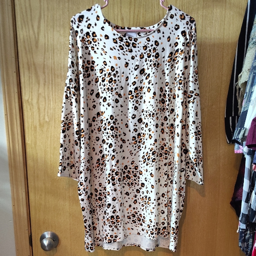 Chico's Cream Leopard-Print Long Sleeve Tunic